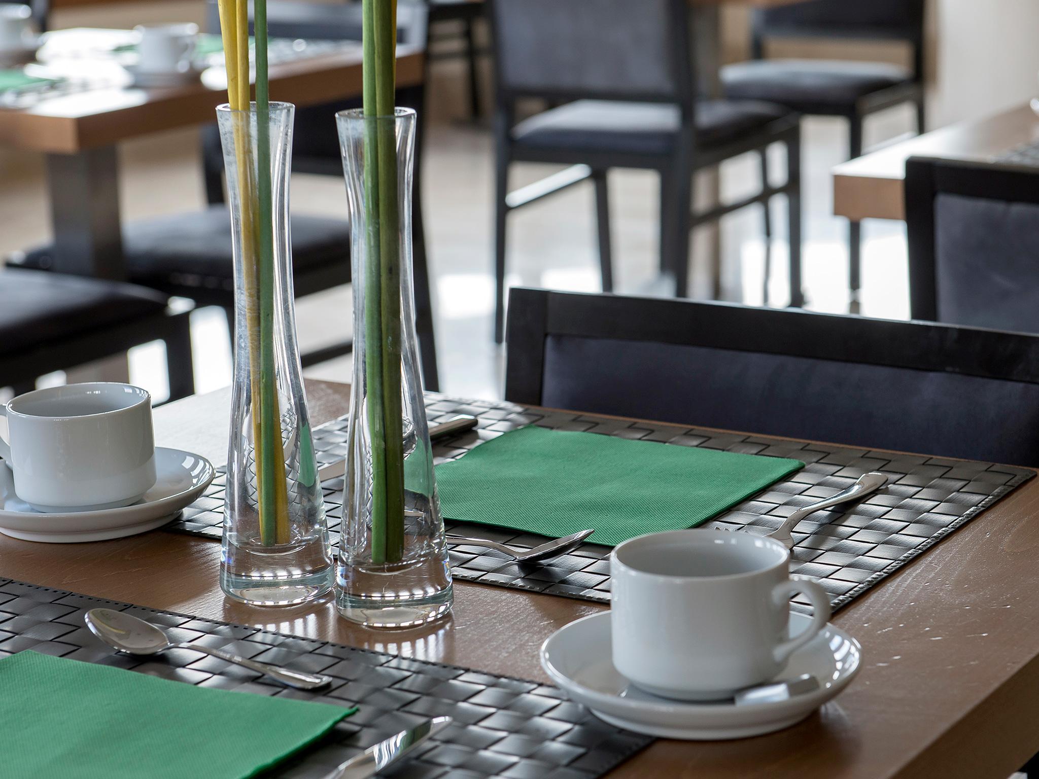 Hotel Plaza Las Matas Las Rozas de Madrid Eksteriør bilde