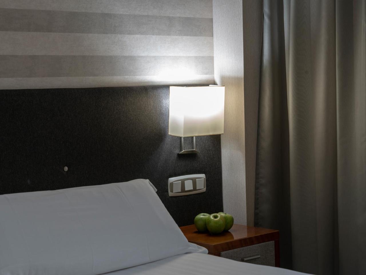 Hotel Plaza Las Matas Las Rozas de Madrid Eksteriør bilde